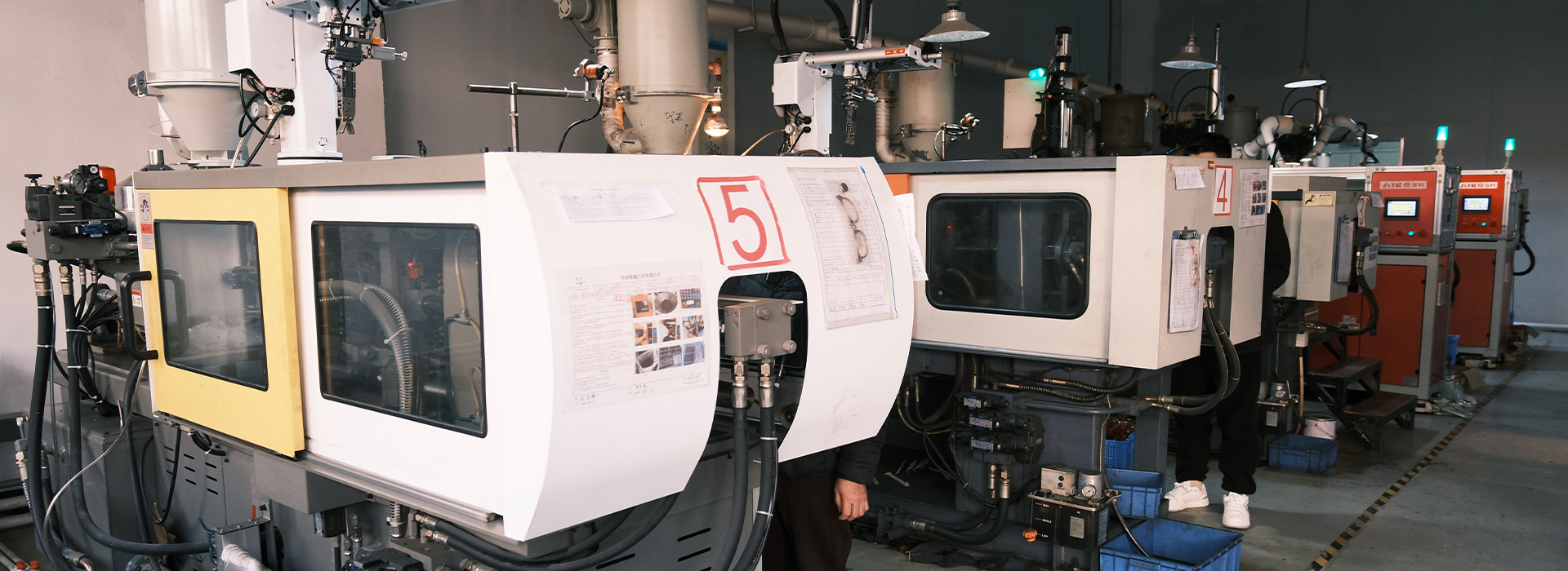 &nbsp;Injection Molding 100% in-house
                      